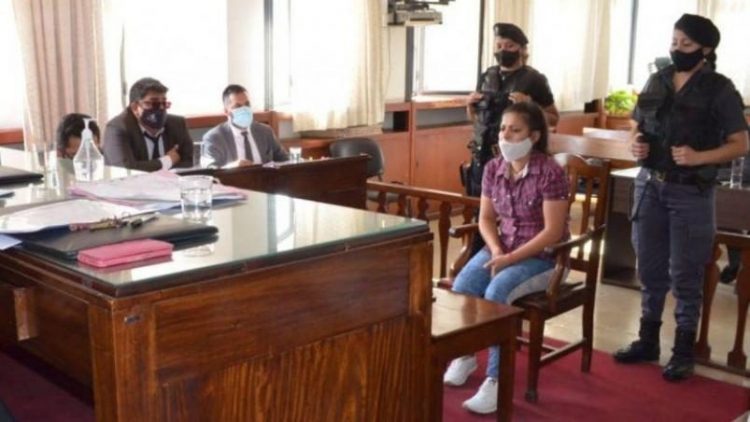 Dijo que su hijo había desaparecido, pero ella lo asesinó y lo tiró al río Dijo que su hijo había desaparecido, pero ella lo asesinó y lo tiró al río