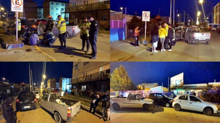 Joven conductor impacto contra dos vehiculos estacionados