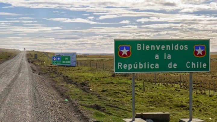 Por toque de queda en Chile, piden no viajar por tierra al norte