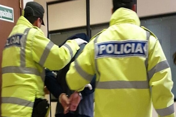 Persiguio a un conductor hasta la Comisaria por una discusion y termino preso Persiguio a un conductor hasta la Comisaria por una discusion y termino preso