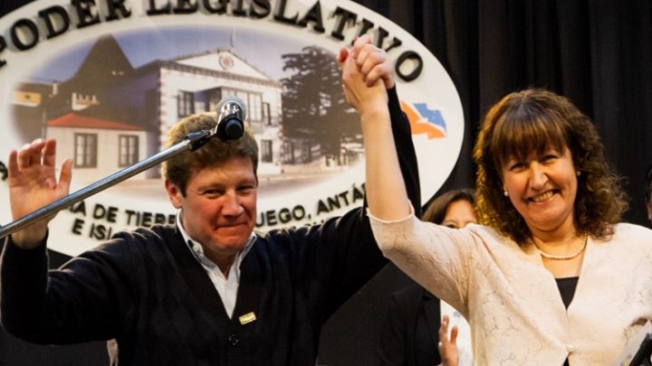 Regalo Navideño, Melella y legisladores con aumento salarial del 80 por ciento