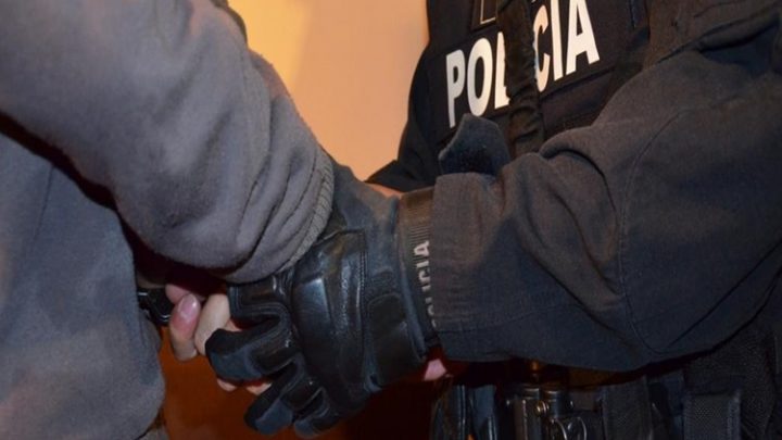 4 detenidos y 2 automóviles incautados Ushuaia