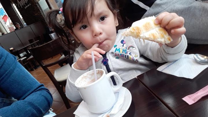 Padres fueguinos desesperados: Tienen 24 horas para juntar el dinero para operar a su hija