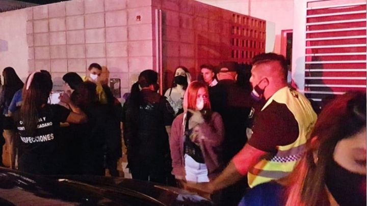 «Toques sanitarios»: Nación evalúa cierres nocturnos para frenar los contagios de coronavirus