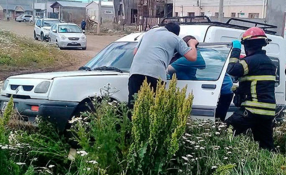 Conductor borracho protagoniza accidente con una lesionada Conductor borracho protagoniza accidente con una lesionada