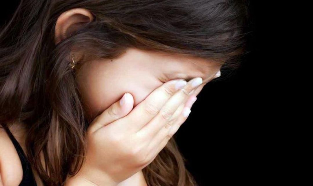 Tiene 10 años y dio a luz tras ser violada por su hermano de 15 Tiene 10 años y dio a luz tras ser violada por su hermano de 15