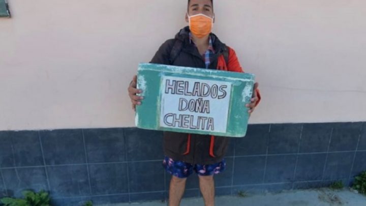 Indignante: Le robaron $15 mil a un joven que vende helados para ayudar a su abuela