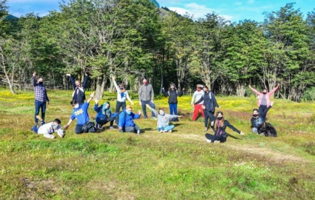 Activá el Verano: Talleres, fogones y encuentros en entornos naturales para jóvenes de Ushuaia
