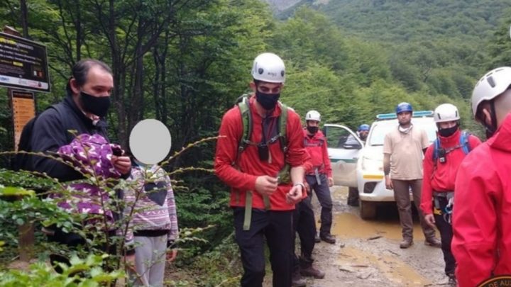 Socorren en Ushuaia a dos menores en Laguna Esmeralda y Submarino