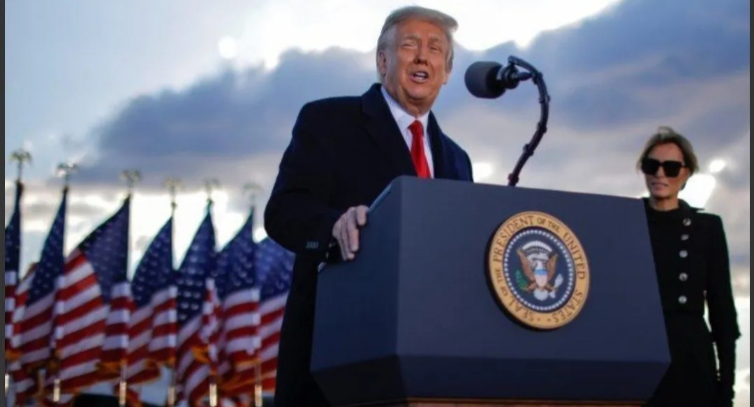 Donald Trump dejó el poder con un contundente mensaje: «Volveremos de alguna manera»