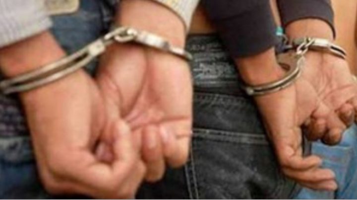 Encontró a su amigo teniendo sexo con su pareja y lo mató a fierrazos