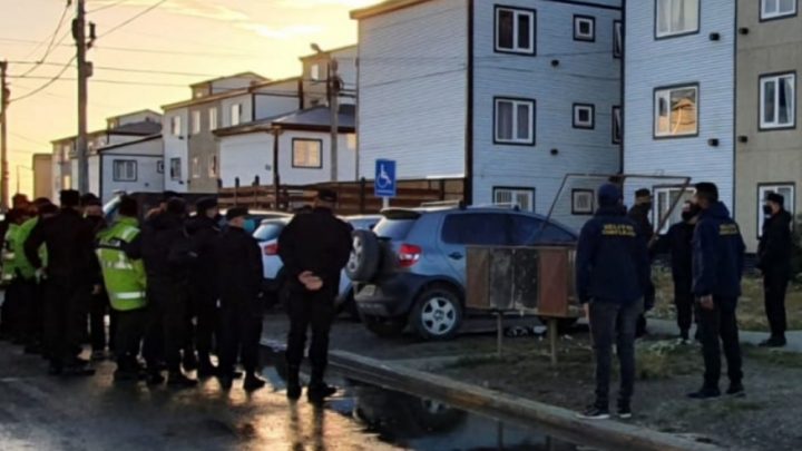 Fuerte operativo con allanamientos en Chacra XIII por tentativa de homicidio