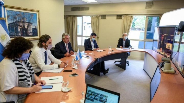 Coronavirus en Argentina: Alberto Fernández propuso a los Gobernadores un «toque de queda sanitario» desde las 23 hasta las 6 horas