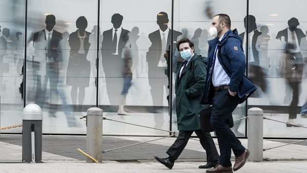 El fantasma del confinamiento total sobrevuela Europa