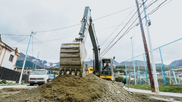 AVANZAN LOS TRABAJOS EN CALLE PONTÓN RÍO NEGRO
