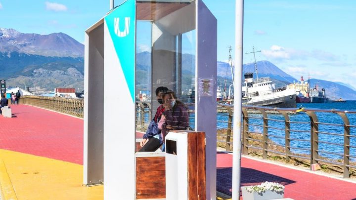 LA MUNICIPALIDAD DE USHUAIA REALIZA TRABAJOS DE REPARACIÓN EN GARITAS DE COLECTIVOS