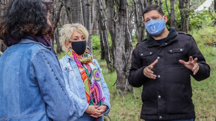 LA MUNICIPALIDAD DE USHUAIA Y LA FUNDACIÓN CULTIVAR SE REUNIERON EN LA RESERVA NATURAL BOSQUE YATANA PARA REINICIAR LOS TRABAJOS DE LA COMISIÓN