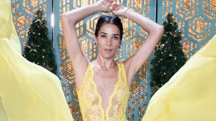 En inocultable topless, Juana Viale mostró sus tatuajes más íntimos: “Silencio”