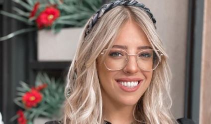 Boca abajo y en short, Nati Jota probó su (fulminante) potencia de piernas y glúteos