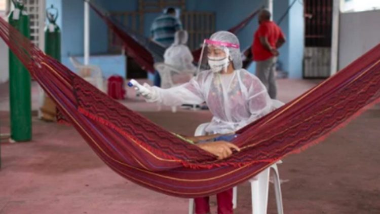 Pacientes con coronavirus escapan de los hospitales ante la falta de oxígeno