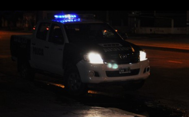 Sorprendió a su amigo teniendo sexo con su esposa y lo masacró a fierrazos