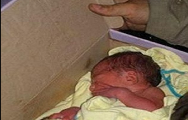 Hallaron otro bebé abandonado dentro de una caja: le dejaron la mamadera y dos pañales