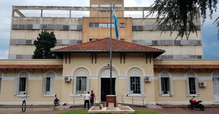 Un anestesista y un cirujano se agarraron a trompadas mientras operaban a una chica