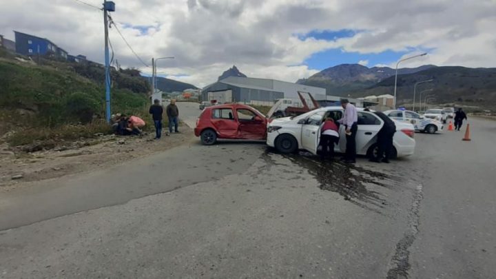 Un conductor particular y un remisero resultan heridos en un choque