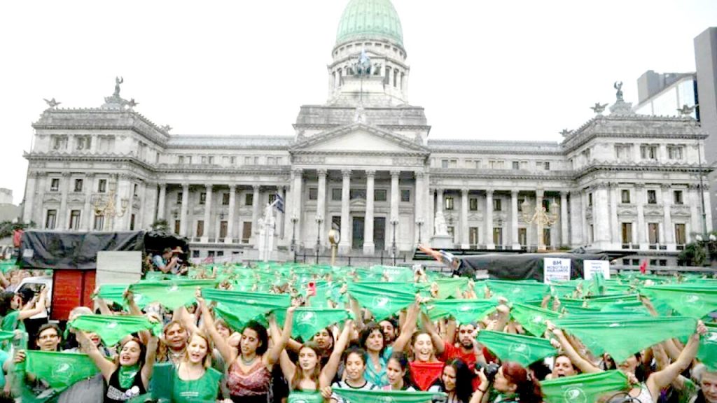 El presidente promulgará la ley de aborto legal con un acto en el Museo del Bicentenario