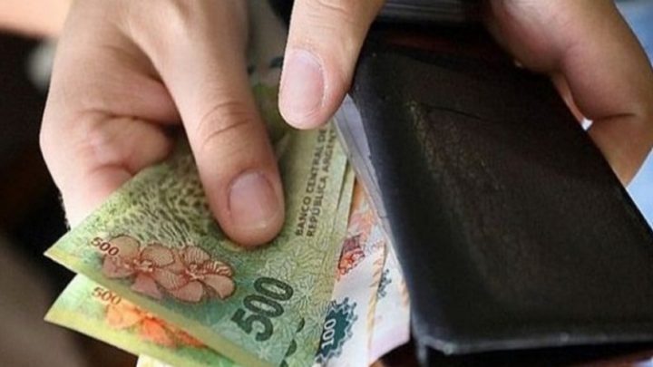 Aumento salarial para empleados de comercio y gastronomicos