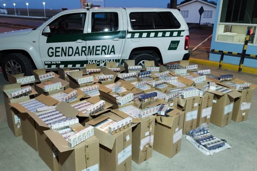 Contrabando en la frontera: Intentaban egresar del país con 20.050 atados de cigarrillos en dos camionetas Contrabando en la frontera: Intentaban egresar del país con 20.050 atados de cigarrillos en dos camionetas