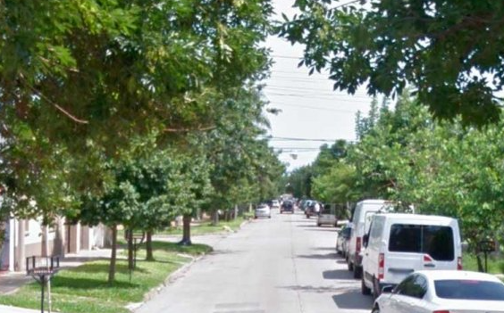 Albañiles encontraron restos óseos en el patio de una casa