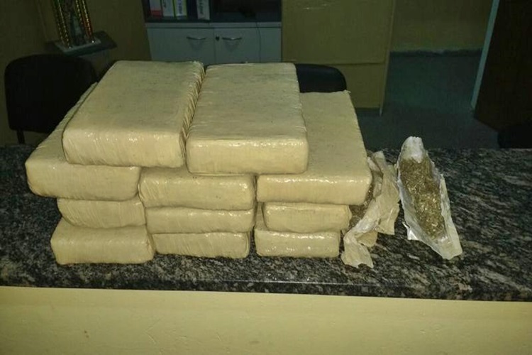 Incautan 15 kilos de droga en el deposito fiscal
