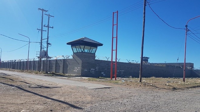 Sexo entre rejas; Ella Guardiacárcel, el Condenado por abusar de una menor Sexo entre rejas; Ella Guardiacárcel, el Condenado por abusar de una menor