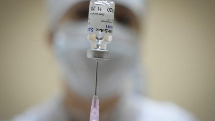 Denunciaron que dos enfermeras se contagiaron de COVID-19 tras darse la vacuna