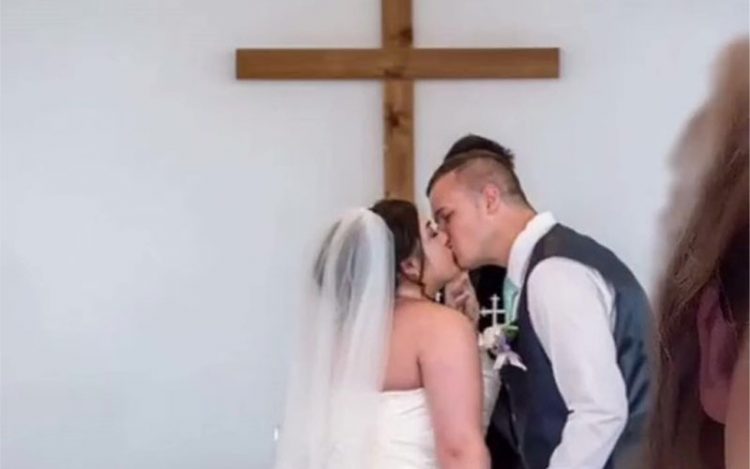 Su pareja la engañó y decidió casarse con el novio de la amante: “Creo que ganamos”