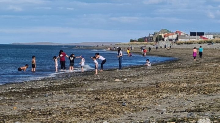 Por la ola de calor, piden a la comunidad no ingresar al mar en las costas de Río Grande
