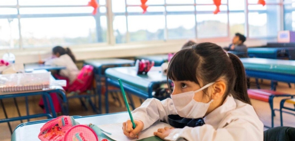 Regreso de los chicos a las aulas: ¿desde qué edad será obligatorio el uso del barbijo?