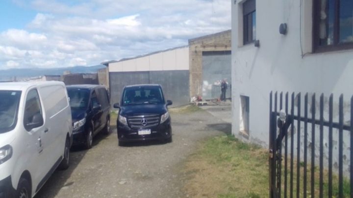 Muertos en Ushuaia, cobran por tenerlos tirados en un galpon