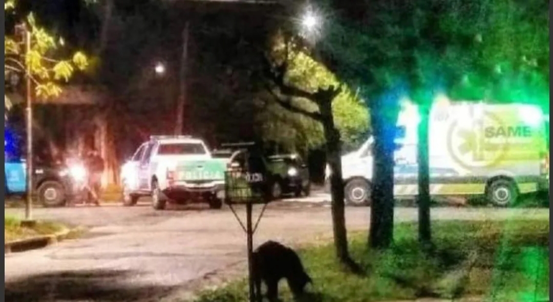 Tragedia en Bella Vista: murió electrocutado al orinar contra un poste