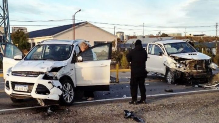 Choque en la Ruta 3 entre una Kuga y una Hilux