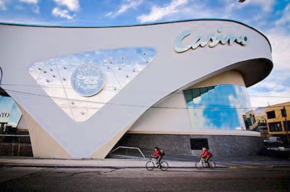 Desde el lunes se vacunará a mayores de 80 años en el ex casino de Ushuaia