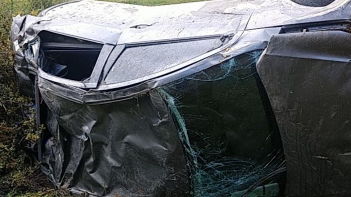 Joven conductor alcoholizado volcó, y quedó detenido