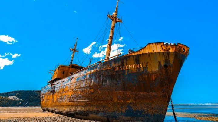 El buque que naufragó en Tierra del Fuego y atrae al turismo