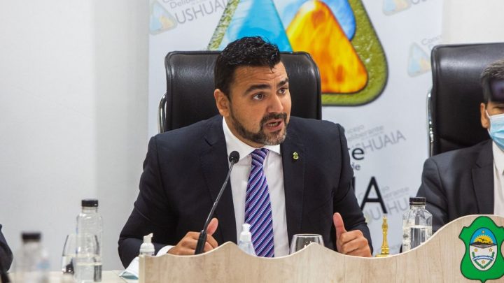 WALTER VUOTO: “HAY FUTURO, SOMOS USHUAIA Y VAMOS A VOLVER A LEVANTARNOS”