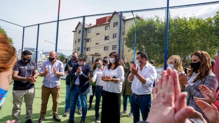 USHUAIA: EL CONCEJAL BRANCA CELEBRÓ LAS OBRAS PARA EL MACIZO KyD Y LA PARTICIPACION DE VECINOS Y VECINAS EN LA CONSTRUCCIÓN DE SUS VIVIENDAS