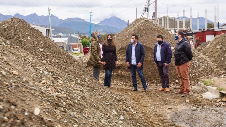 EL INTENDENTE VUOTO RECORRIÓ LAS OBRAS DE FRANCISCO TORRES Y FORMOSA CON LA LEGISLADORA COLAZO Y EL CONCEJAL DE LA VEGA