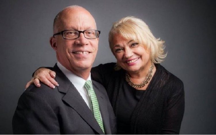 Una mujer aseguró que su marido venció al coronavirus porque Jesús “sopló su boca”