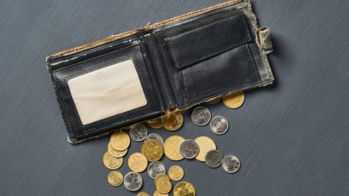 Perdió una billetera en la Antártida y la recuperó 53 años después (intacta)