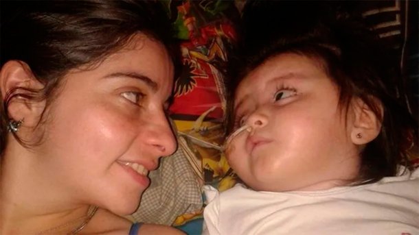 Una enfermera adoptó a una bebé abandonada aunque sabía que moriría: “Te amé como a nadie”